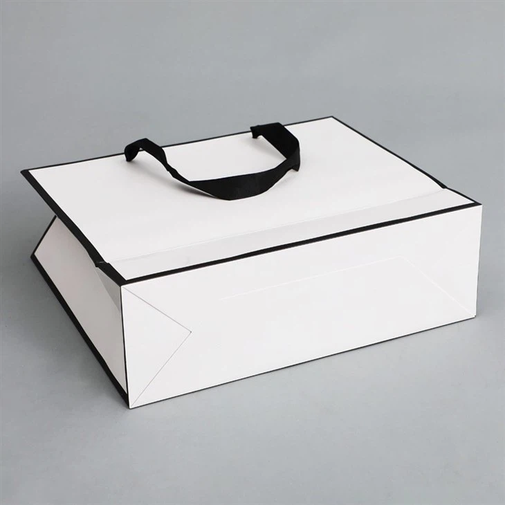 Custom Printed Jewelry Shopping Paper Gift Bag Luxury Gift Paper Bag With Logo Bronzing